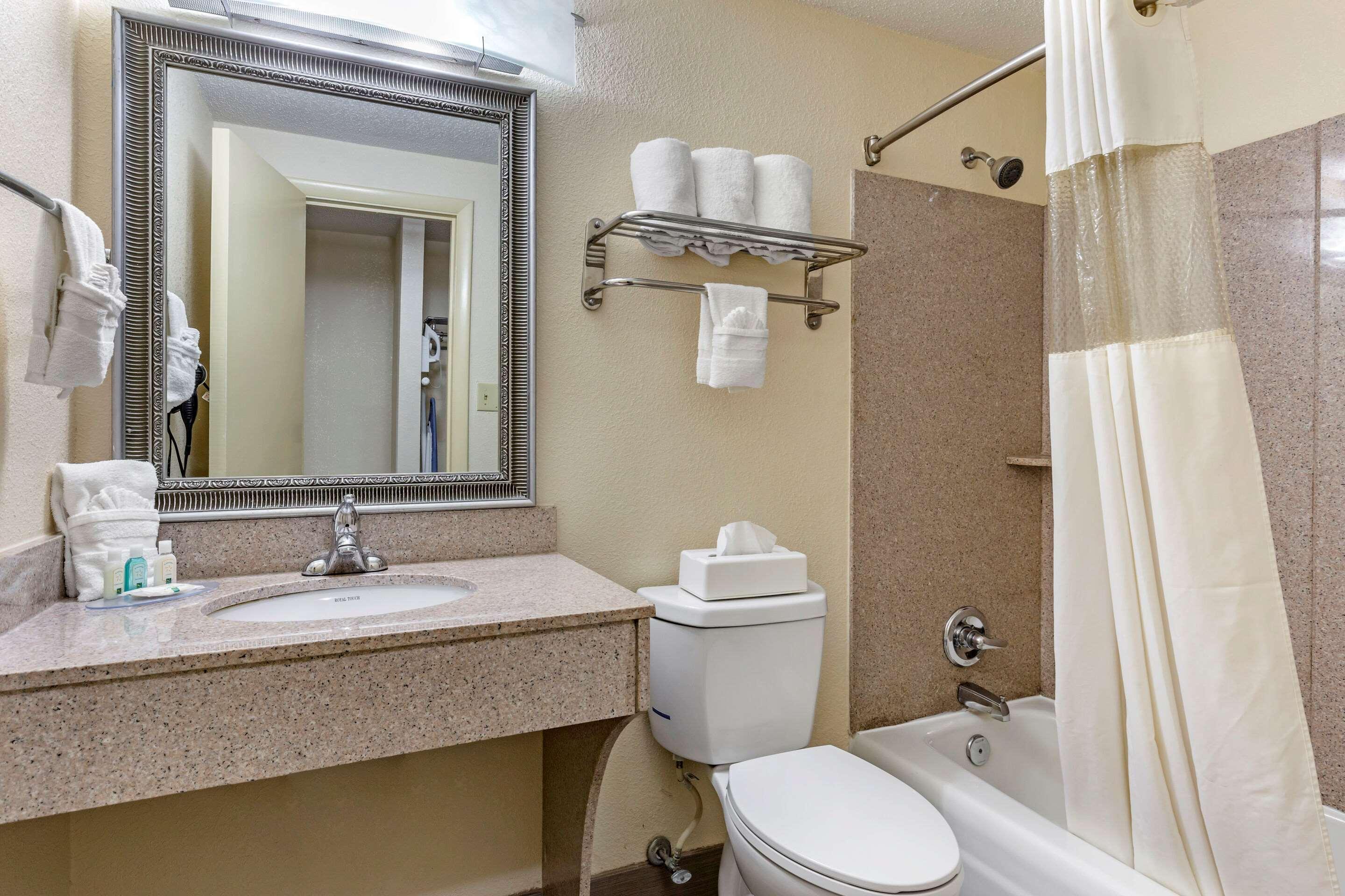 Hotel Quality & - Greensboro-high Point Greensboro